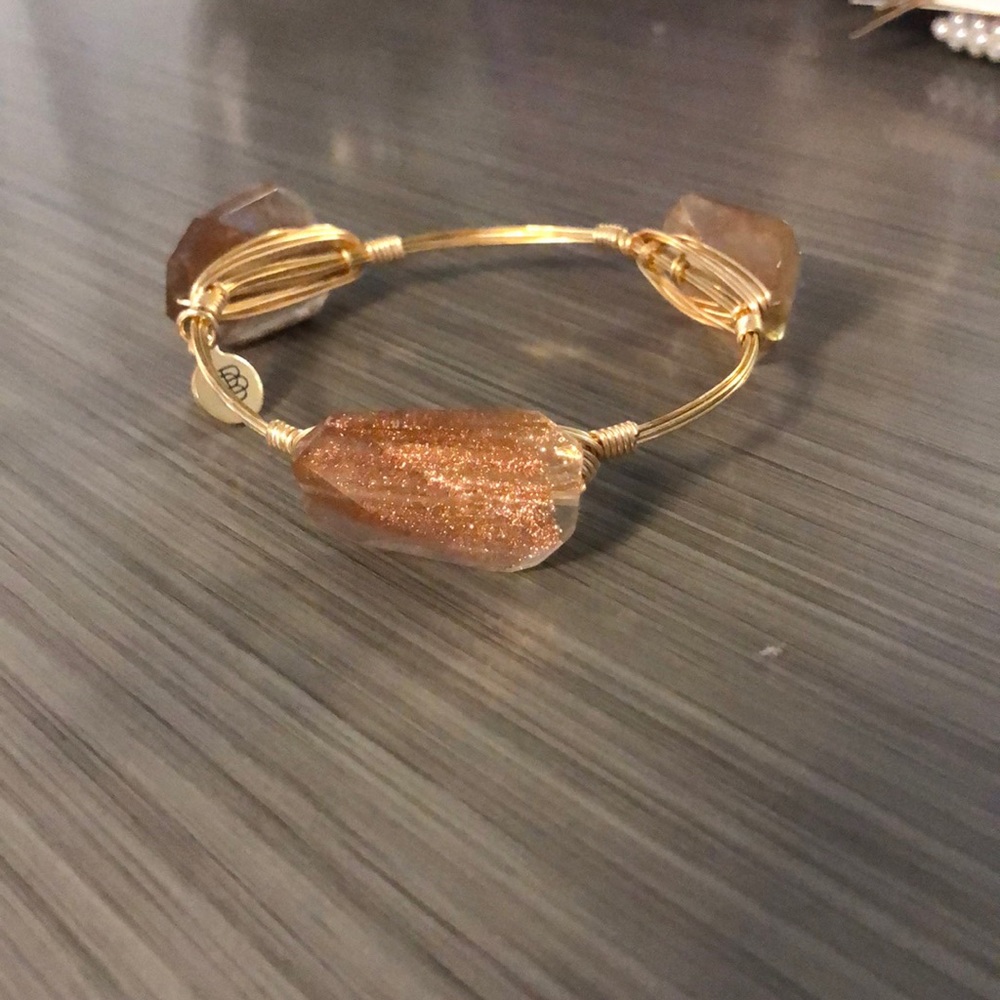 Bourbon & bowtie gold & tan/sparkly stone bracelet